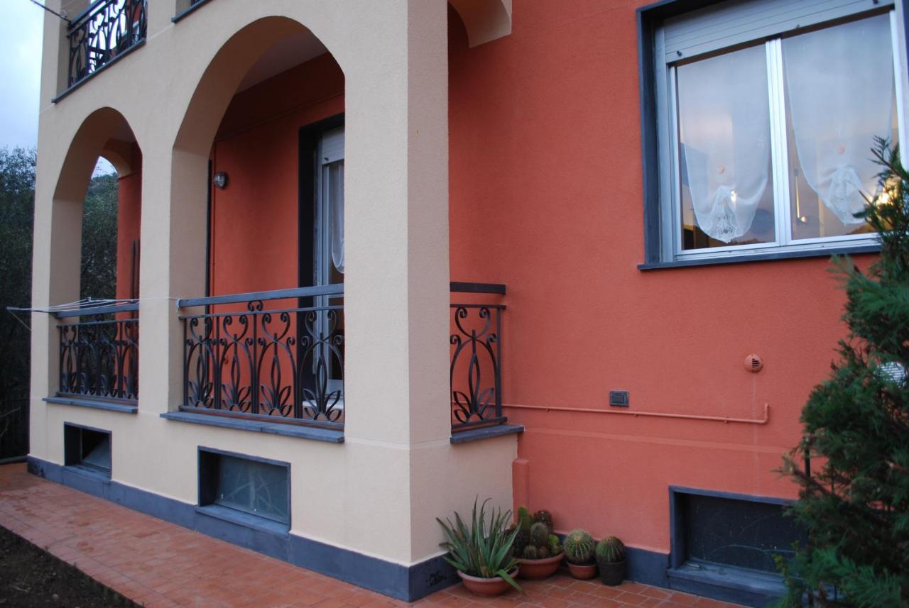 Guardando Il Castello Apartment Finale Ligure Exterior photo
